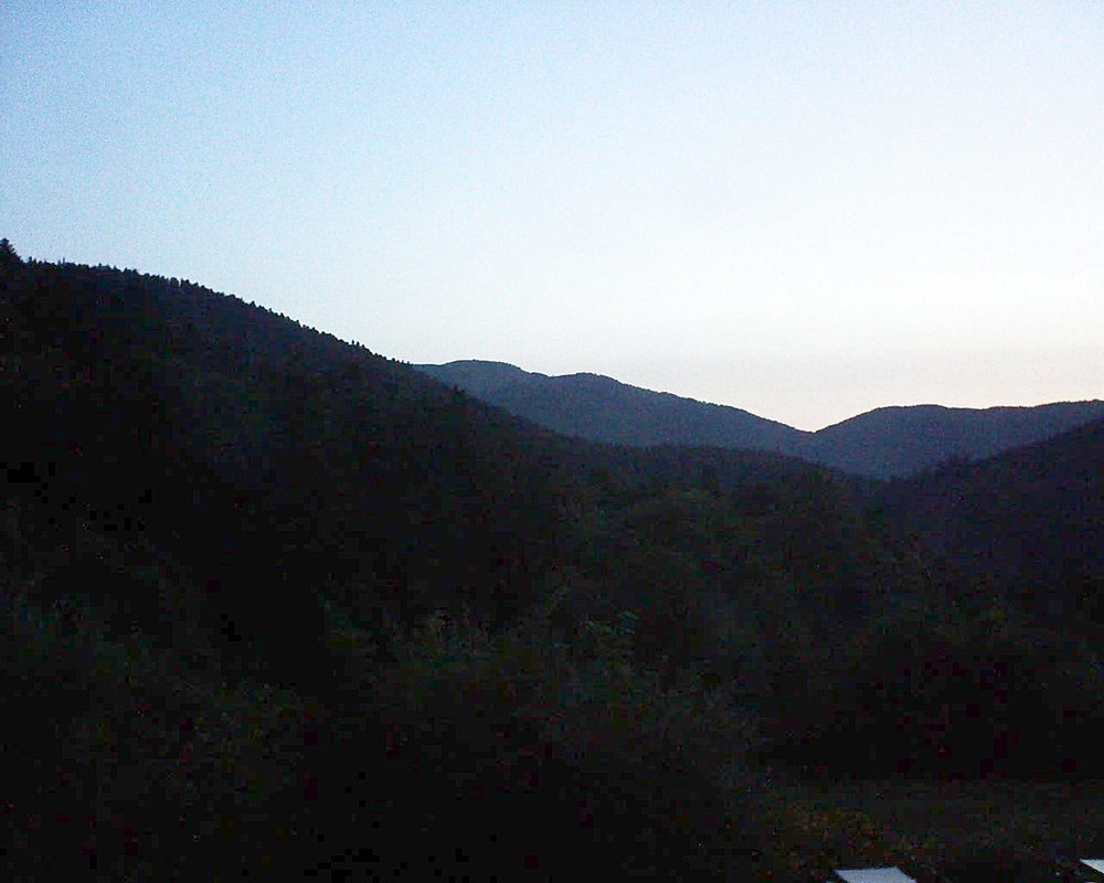 Le petit ballon vu depuis le Domaine Langmatt à Murbach le 06.07.2019 à 05:15 Le petit ballon (Alsace, Vosges) le 06.07.2019 à 05:15