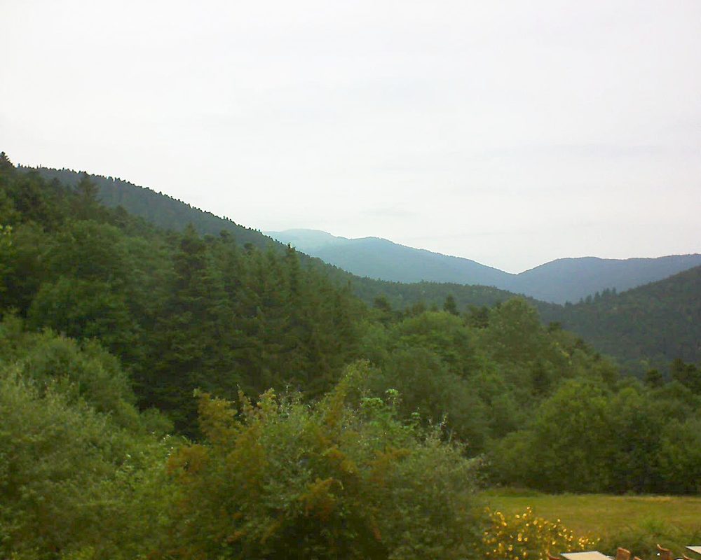 Le petit ballon vu depuis le Domaine Langmatt à Murbach le 08.07.2019 à 12:15 Le petit ballon (Alsace, Vosges) le 08.07.2019 à 12:15
