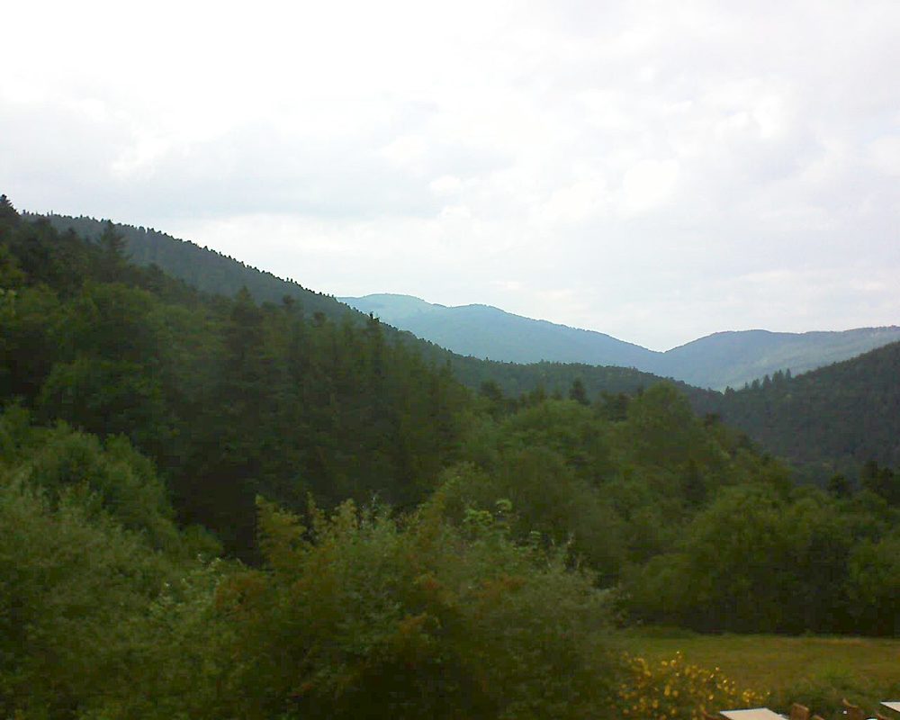 Le petit ballon vu depuis le Domaine Langmatt à Murbach le 08.07.2019 à 18:45 Le petit ballon (Alsace, Vosges) le 08.07.2019 à 18:45