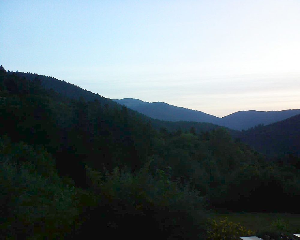 Le petit ballon vu depuis le Domaine Langmatt à Murbach le 09.07.2019 à 05:45 Le petit ballon (Alsace, Vosges) le 09.07.2019 à 05:45
