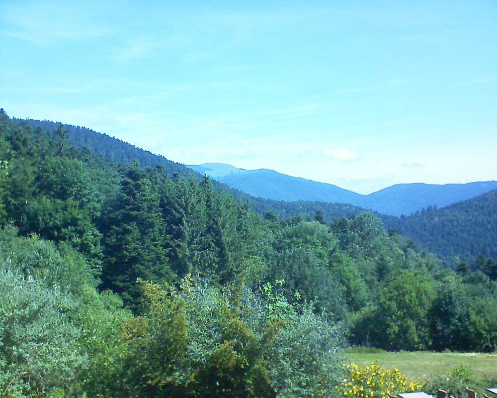 Le petit ballon vu depuis le Domaine Langmatt à Murbach le 09.07.2019 à 10:45 Le petit ballon (Alsace, Vosges) le 09.07.2019 à 10:45