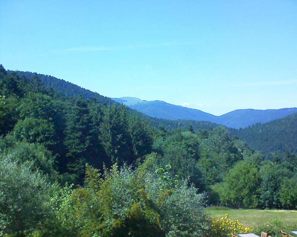 Le petit ballon vu depuis le Domaine Langmatt à Murbach le 09.07.2019 à 16:00 Le petit ballon (Alsace, Vosges) le 09.07.2019 à 16:00