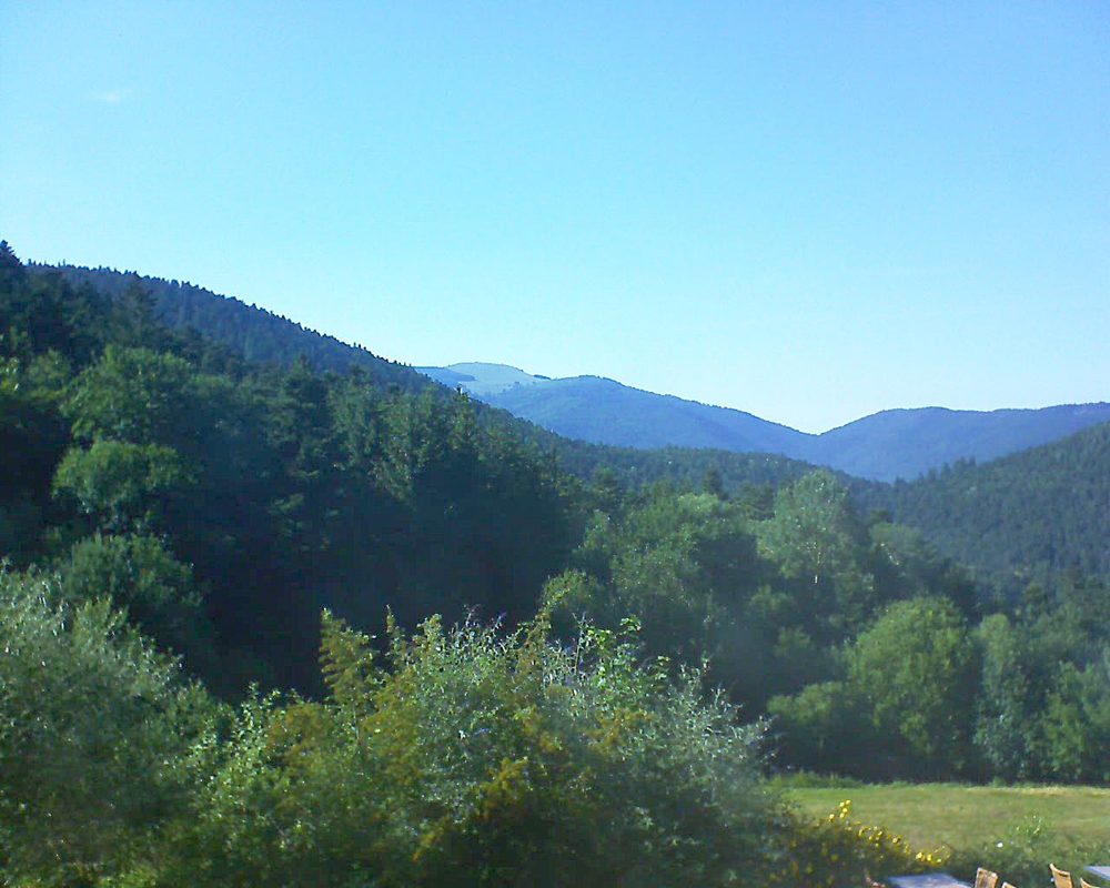 Le petit ballon vu depuis le Domaine Langmatt à Murbach le 09.07.2019 à 18:00 Le petit ballon (Alsace, Vosges) le 09.07.2019 à 18:00