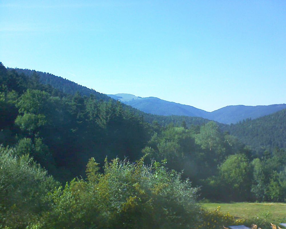 Le petit ballon vu depuis le Domaine Langmatt à Murbach le 09.07.2019 à 18:15 Le petit ballon (Alsace, Vosges) le 09.07.2019 à 18:15