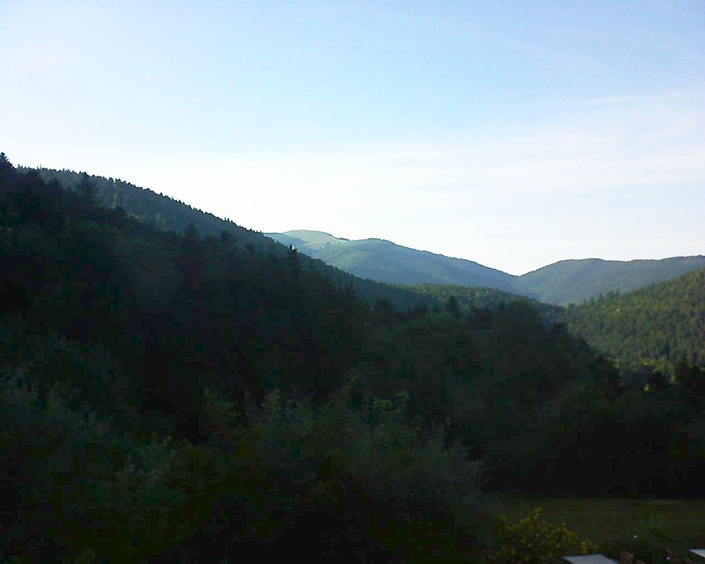 Le petit ballon vu depuis le Domaine Langmatt à Murbach le 09.07.2019 à 19:15 Le petit ballon (Alsace, Vosges) le 09.07.2019 à 19:15