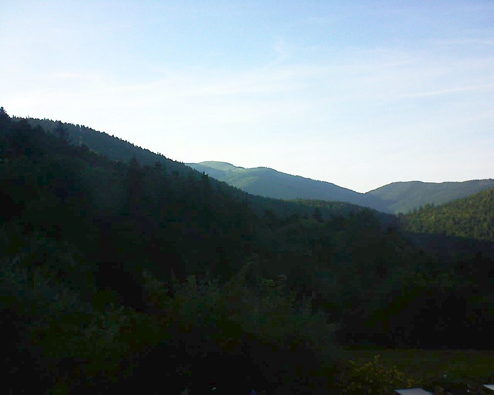 Le petit ballon vu depuis le Domaine Langmatt à Murbach le 09.07.2019 à 19:45 Le petit ballon (Alsace, Vosges) le 09.07.2019 à 19:45