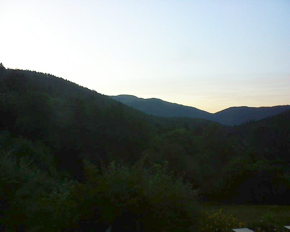 Le petit ballon vu depuis le Domaine Langmatt à Murbach le 09.07.2019 à 21:30 Le petit ballon (Alsace, Vosges) le 09.07.2019 à 21:30