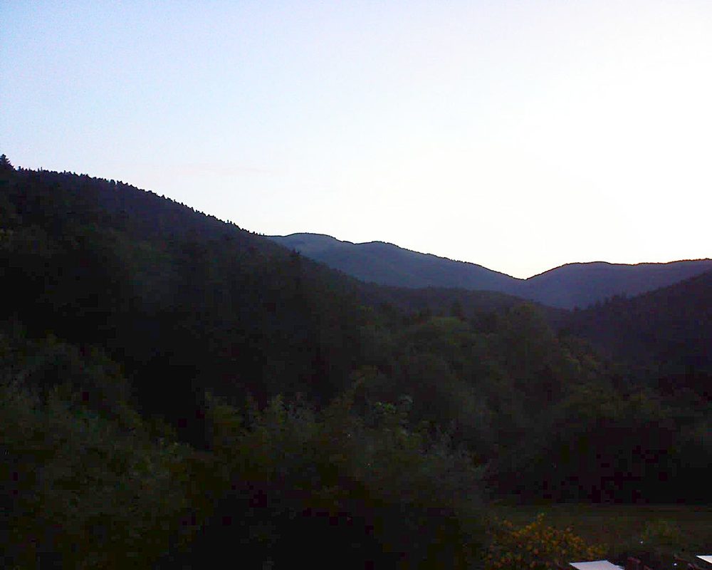 Le petit ballon vu depuis le Domaine Langmatt à Murbach le 10.07.2019 à 05:30 Le petit ballon (Alsace, Vosges) le 10.07.2019 à 05:30