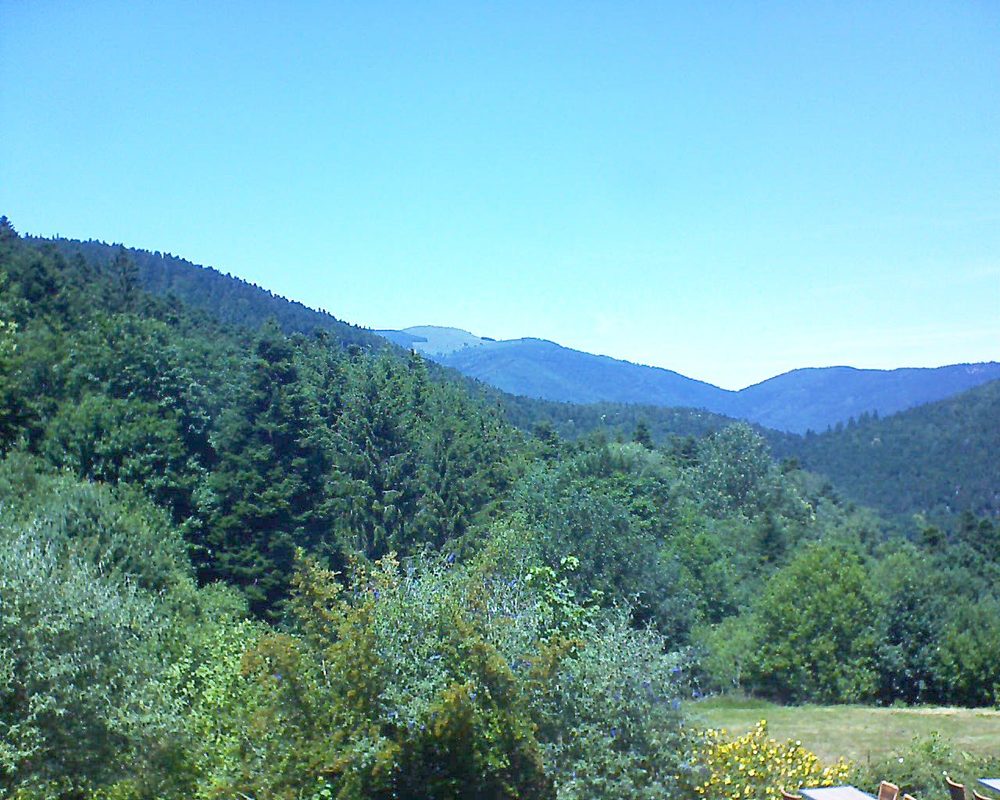 Le petit ballon vu depuis le Domaine Langmatt à Murbach le 10.07.2019 à 14:00 Le petit ballon (Alsace, Vosges) le 10.07.2019 à 14:00