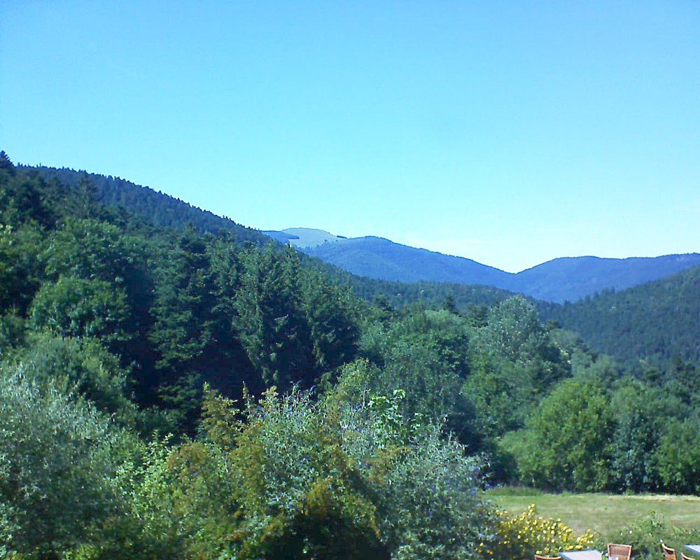 Le petit ballon vu depuis le Domaine Langmatt à Murbach le 10.07.2019 à 16:00 Le petit ballon (Alsace, Vosges) le 10.07.2019 à 16:00