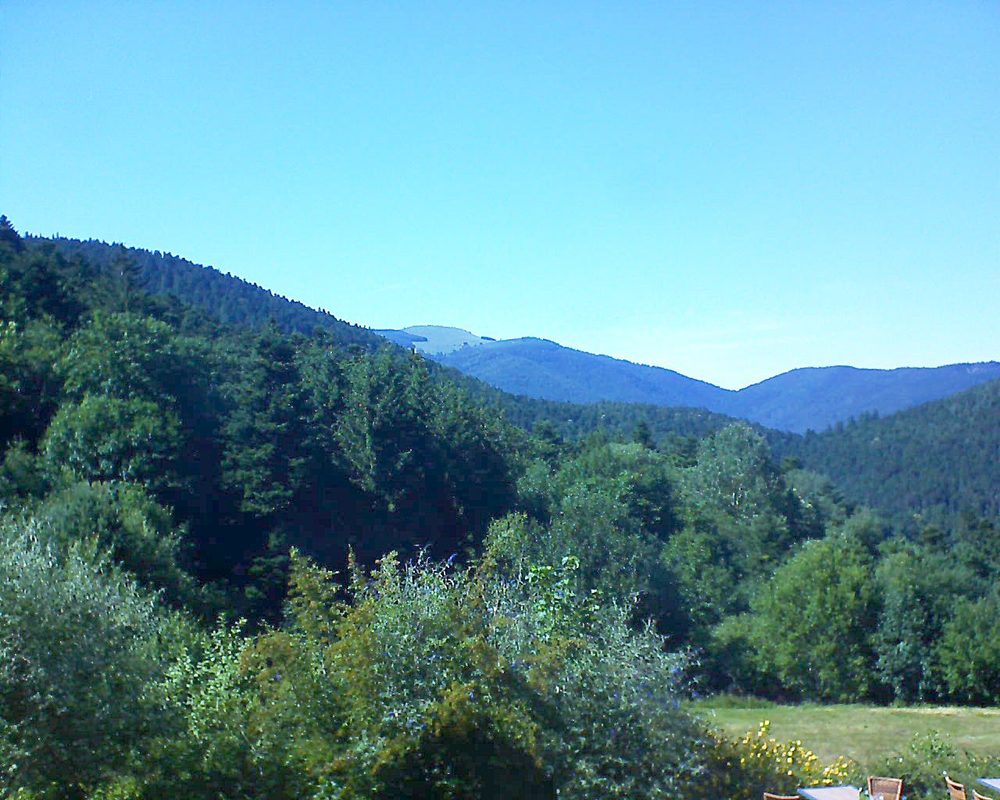Le petit ballon vu depuis le Domaine Langmatt à Murbach le 10.07.2019 à 16:45 Le petit ballon (Alsace, Vosges) le 10.07.2019 à 16:45