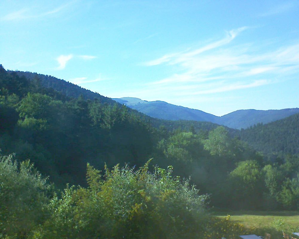 Le petit ballon vu depuis le Domaine Langmatt à Murbach le 10.07.2019 à 18:45 Le petit ballon (Alsace, Vosges) le 10.07.2019 à 18:45