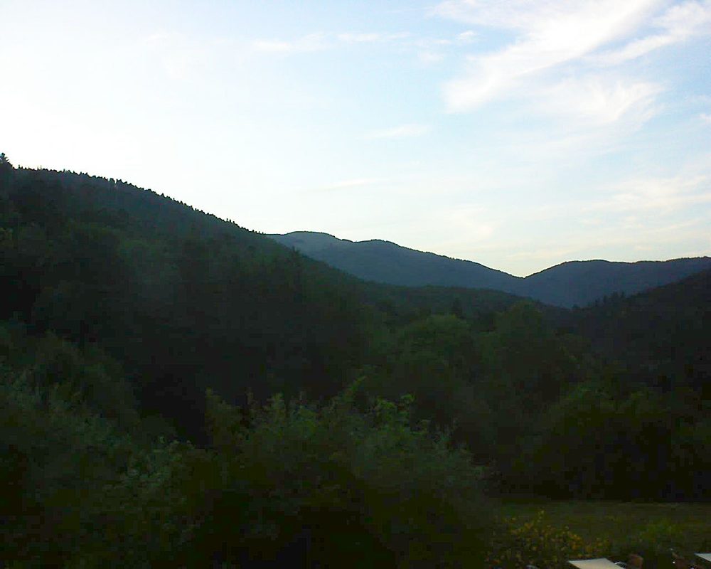 Le petit ballon vu depuis le Domaine Langmatt à Murbach le 10.07.2019 à 21:00 Le petit ballon (Alsace, Vosges) le 10.07.2019 à 21:00