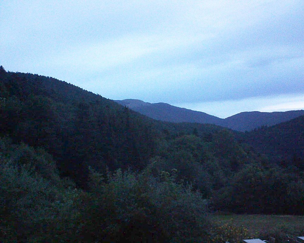 Le petit ballon vu depuis le Domaine Langmatt à Murbach le 11.07.2019 à 05:30 Le petit ballon (Alsace, Vosges) le 11.07.2019 à 05:30