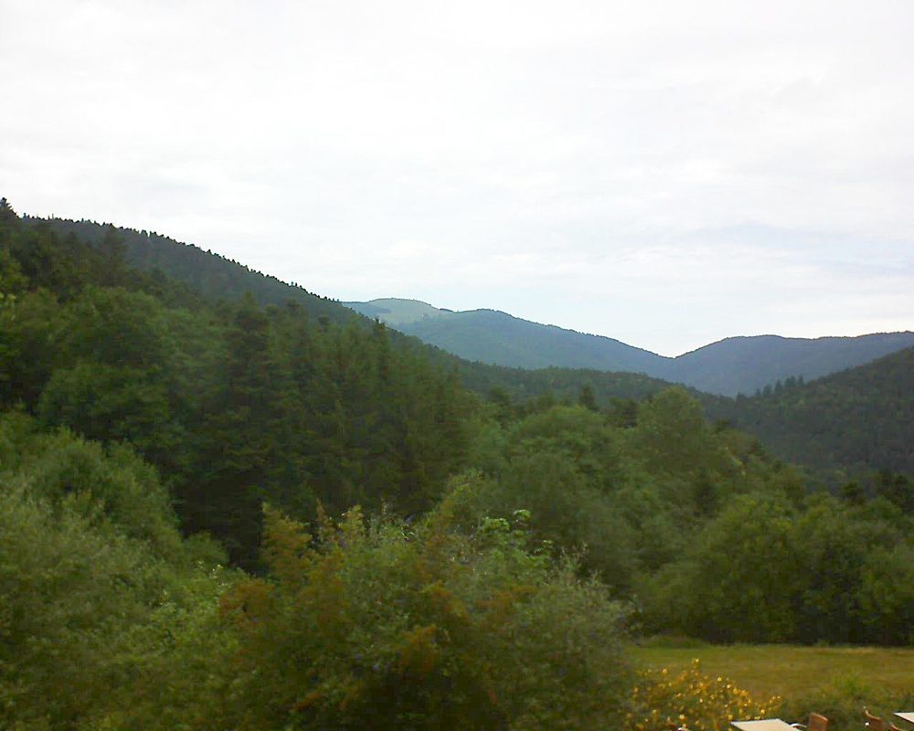 Le petit ballon vu depuis le Domaine Langmatt à Murbach le 11.07.2019 à 15:15 Le petit ballon (Alsace, Vosges) le 11.07.2019 à 15:15