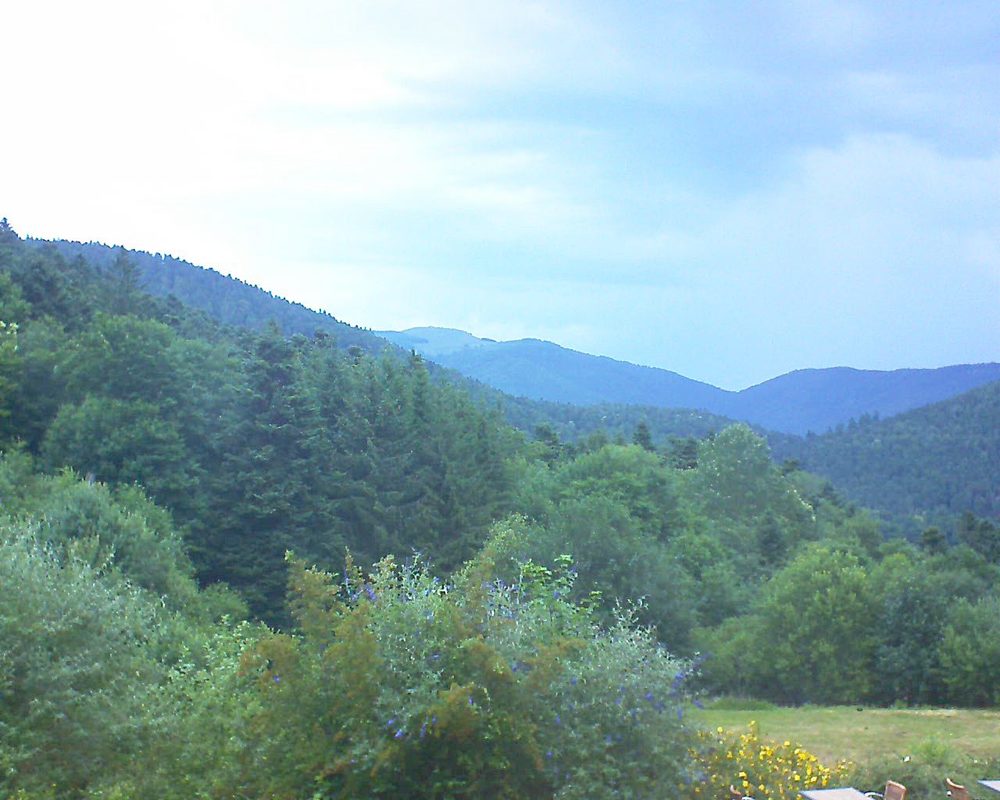 Le petit ballon vu depuis le Domaine Langmatt à Murbach le 12.07.2019 à 08:00 Le petit ballon (Alsace, Vosges) le 12.07.2019 à 08:00