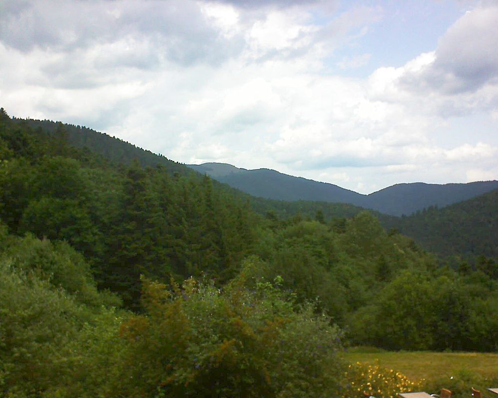 Le petit ballon vu depuis le Domaine Langmatt à Murbach le 12.07.2019 à 12:45 Le petit ballon (Alsace, Vosges) le 12.07.2019 à 12:45