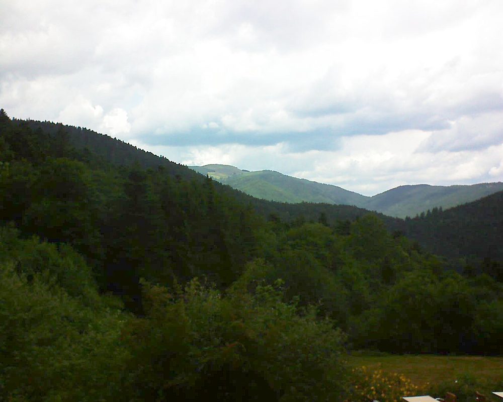 Le petit ballon vu depuis le Domaine Langmatt à Murbach le 12.07.2019 à 13:00 Le petit ballon (Alsace, Vosges) le 12.07.2019 à 13:00