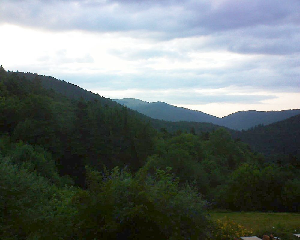 Le petit ballon vu depuis le Domaine Langmatt à Murbach le 13.07.2019 à 21:15 Le petit ballon (Alsace, Vosges) le 13.07.2019 à 21:15