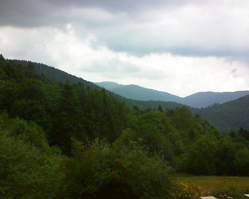 Le petit ballon vu depuis le Domaine Langmatt à Murbach le 14.07.2019 à 11:45 Le petit ballon (Alsace, Vosges) le 14.07.2019 à 11:45