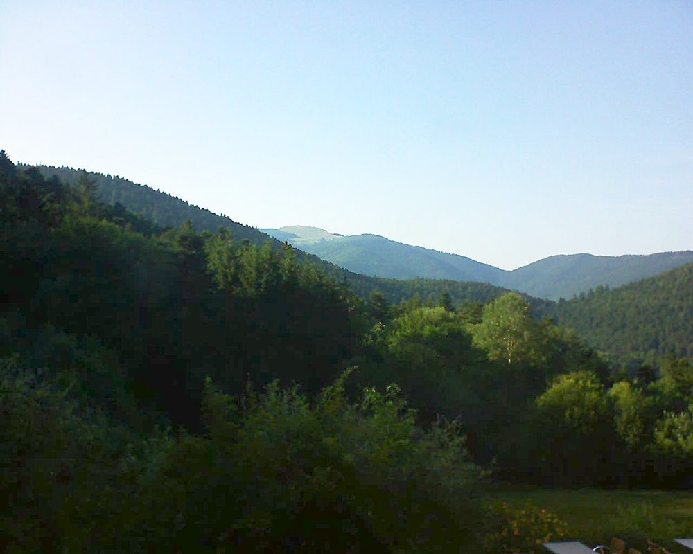 Le petit ballon vu depuis le Domaine Langmatt à Murbach le 23.07.2019 à 18:45 Le petit ballon (Alsace, Vosges) le 23.07.2019 à 18:45