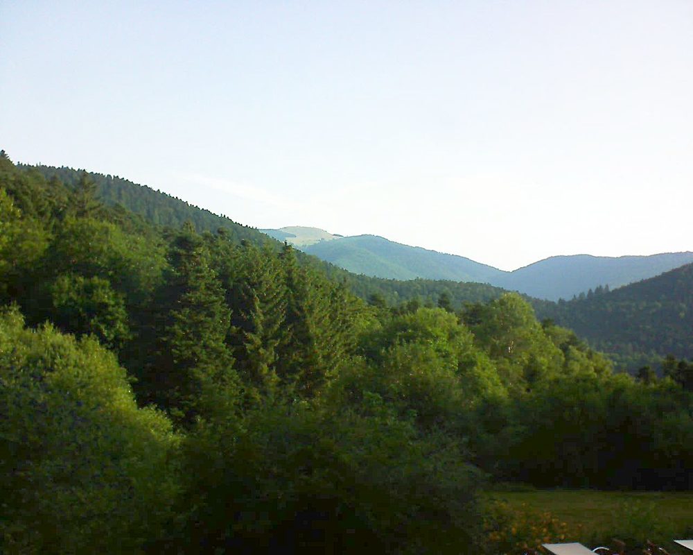 Le petit ballon vu depuis le Domaine Langmatt à Murbach le 25.07.2019 à 08:00 Le petit ballon (Alsace, Vosges) le 25.07.2019 à 08:00