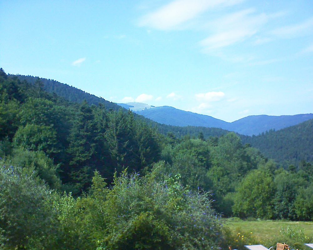 Le petit ballon vu depuis le Domaine Langmatt à Murbach le 04.08.2019 à 16:15 Le petit ballon (Alsace, Vosges) le 04.08.2019 à 16:15