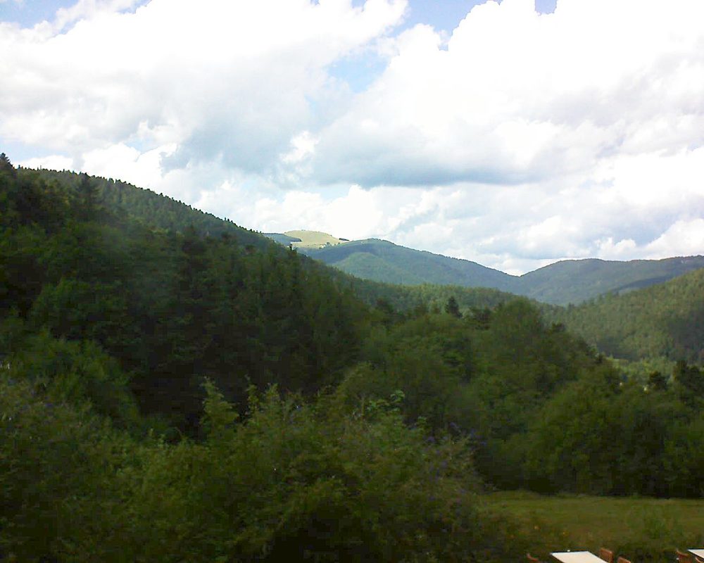 Le petit ballon vu depuis le Domaine Langmatt à Murbach le 08.08.2019 à 16:15 Le petit ballon (Alsace, Vosges) le 08.08.2019 à 16:15