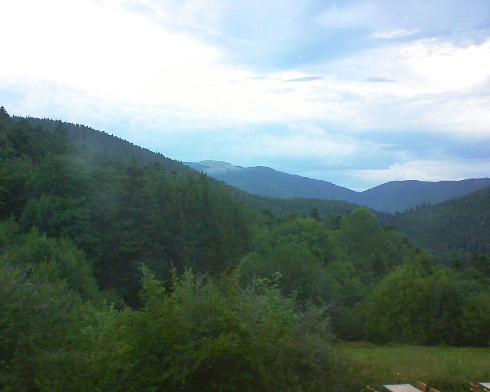 Le petit ballon vu depuis le Domaine Langmatt à Murbach le 09.08.2019 à 20:00 Le petit ballon (Alsace, Vosges) le 09.08.2019 à 20:00