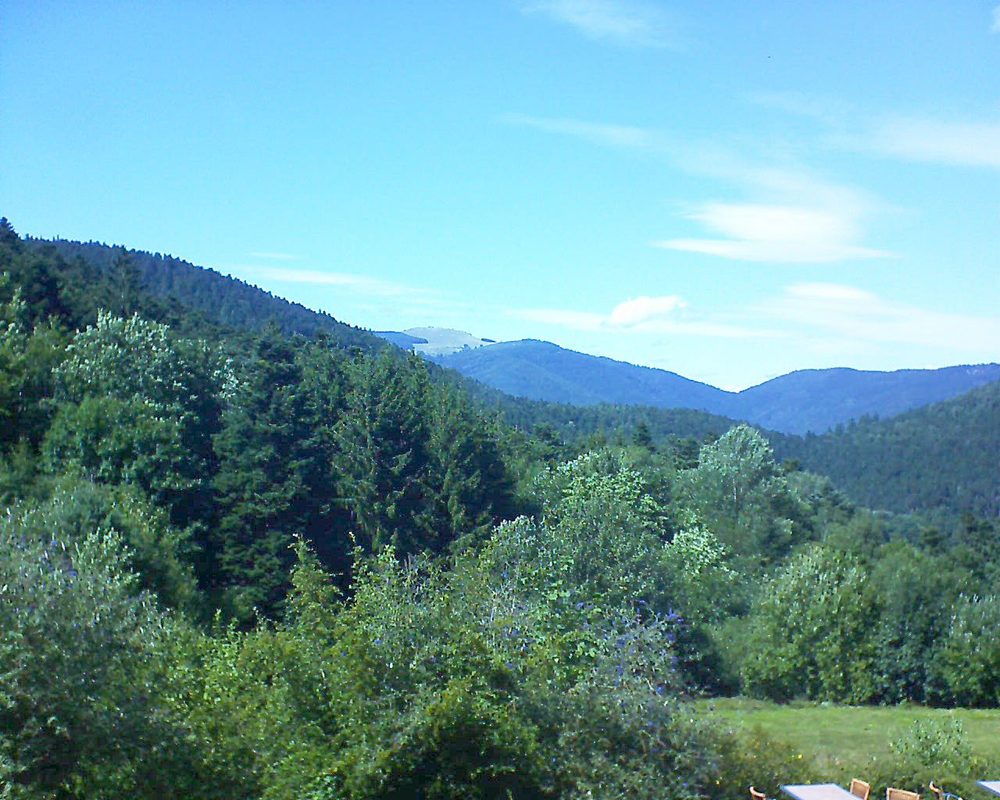 Le petit ballon vu depuis le Domaine Langmatt à Murbach le 10.08.2019 à 15:30 Le petit ballon (Alsace, Vosges) le 10.08.2019 à 15:30