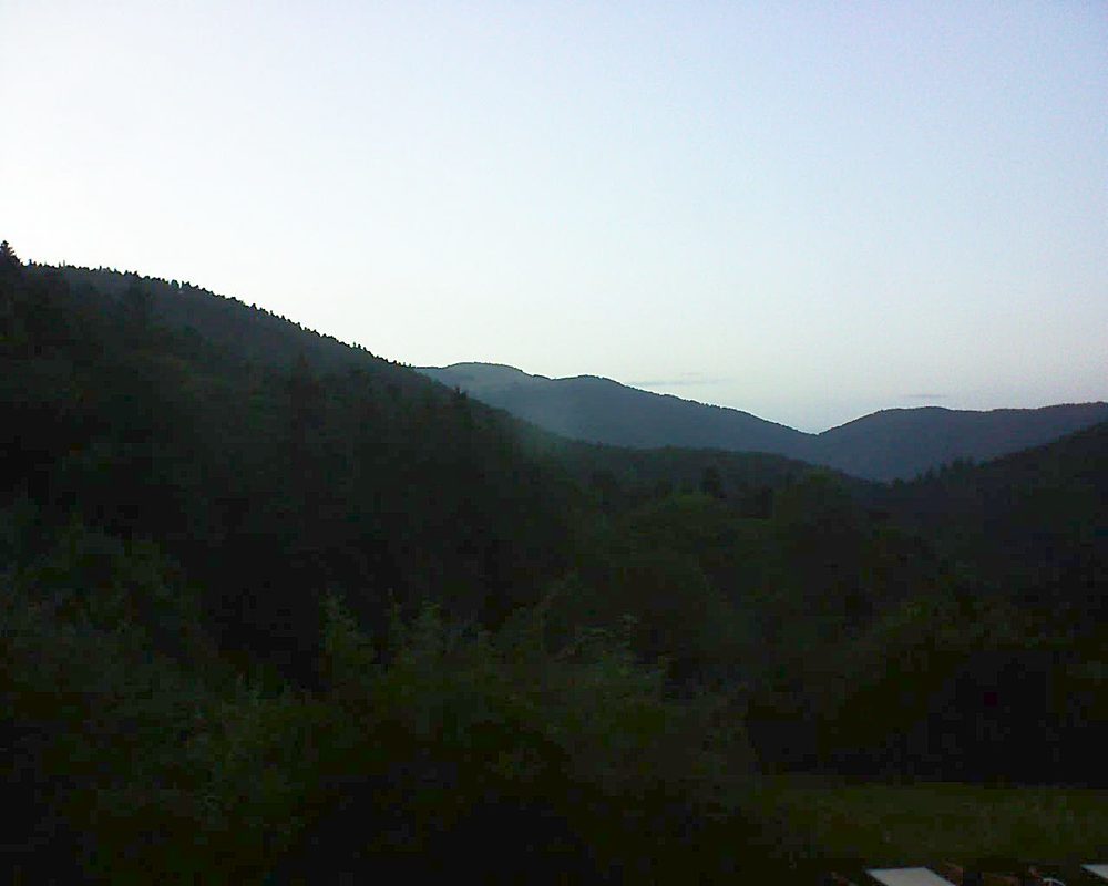 Le petit ballon vu depuis le Domaine Langmatt à Murbach le 10.08.2019 à 20:45 Le petit ballon (Alsace, Vosges) le 10.08.2019 à 20:45