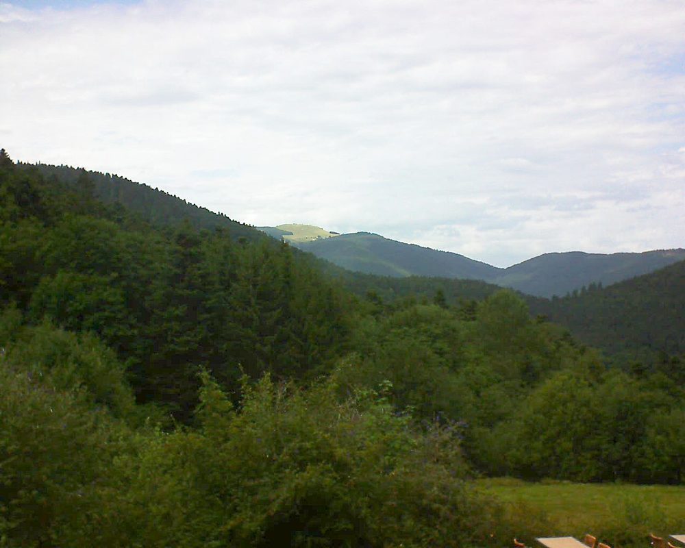 Le petit ballon vu depuis le Domaine Langmatt à Murbach le 11.08.2019 à 14:45 Le petit ballon (Alsace, Vosges) le 11.08.2019 à 14:45