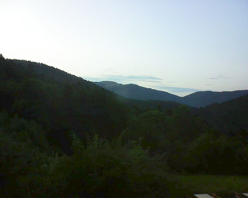 Le petit ballon vu depuis le Domaine Langmatt à Murbach le 13.08.2019 à 20:30 Le petit ballon (Alsace, Vosges) le 13.08.2019 à 20:30