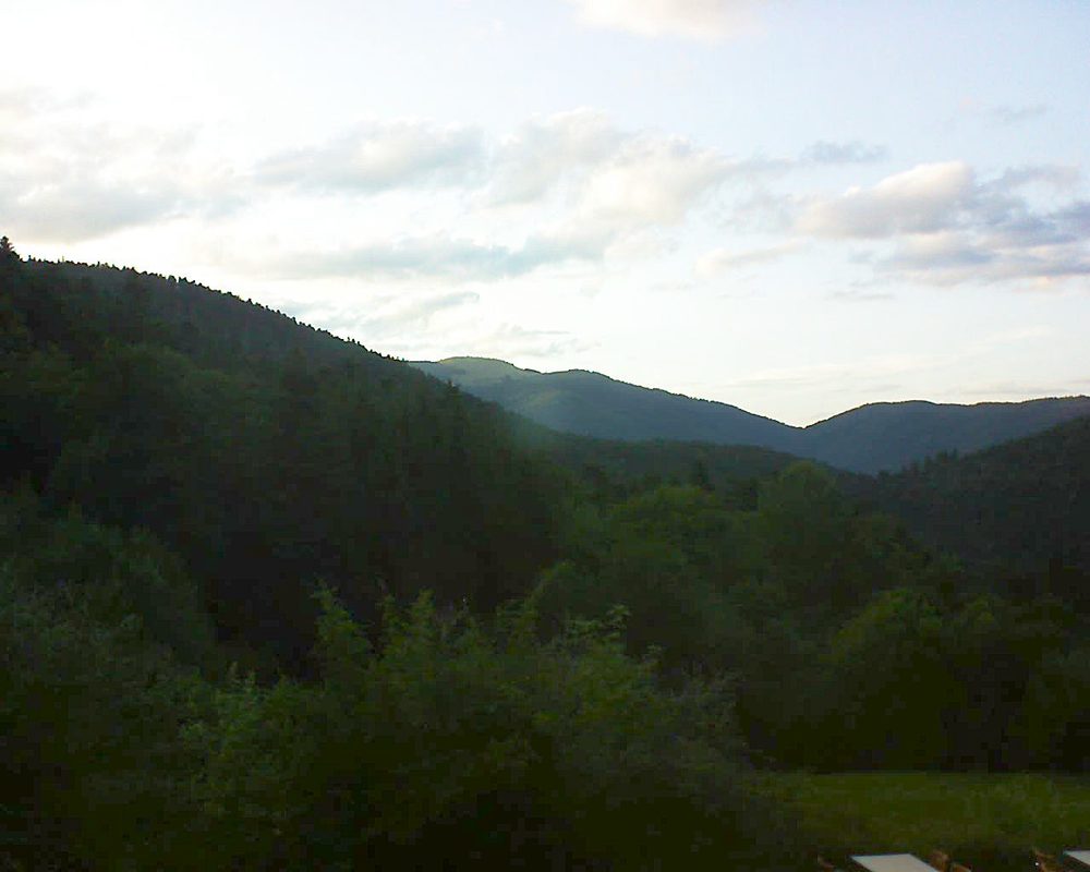 Le petit ballon vu depuis le Domaine Langmatt à Murbach le 14.08.2019 à 20:15 Le petit ballon (Alsace, Vosges) le 14.08.2019 à 20:15