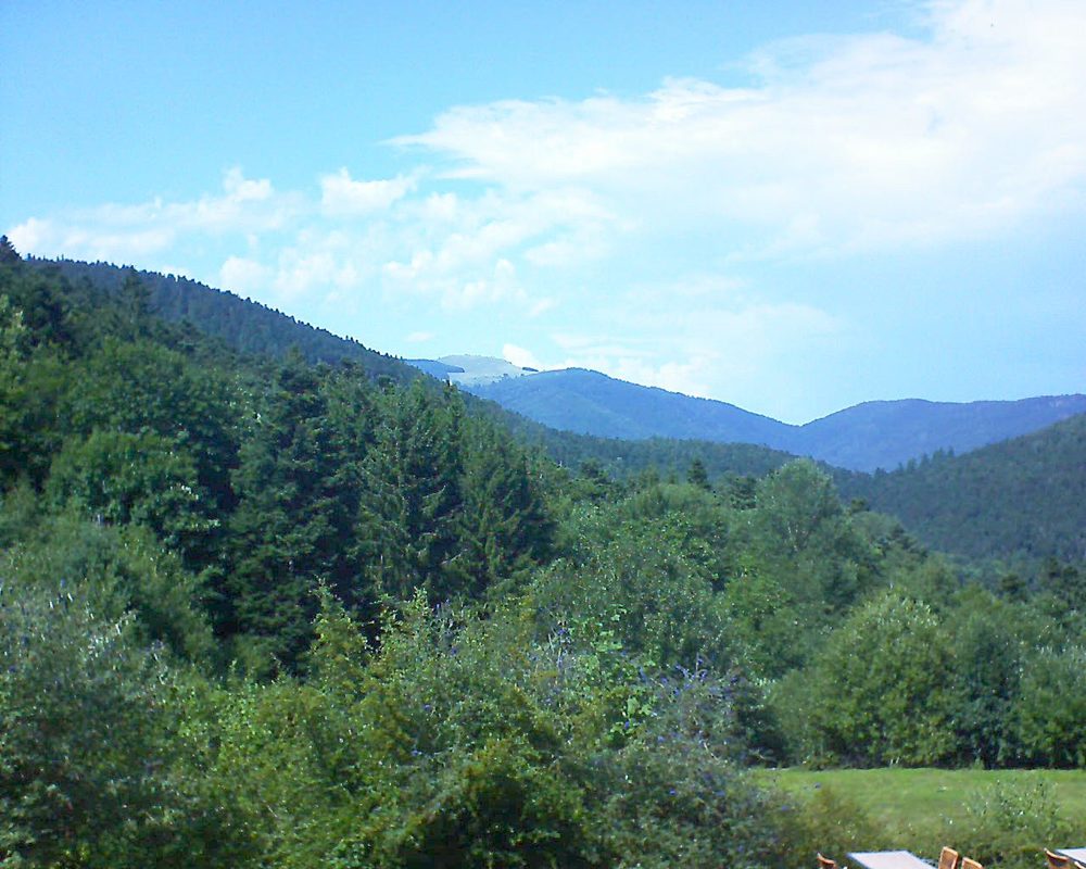 Le petit ballon vu depuis le Domaine Langmatt à Murbach le 18.08.2019 à 15:00 Le petit ballon (Alsace, Vosges) le 18.08.2019 à 15:00