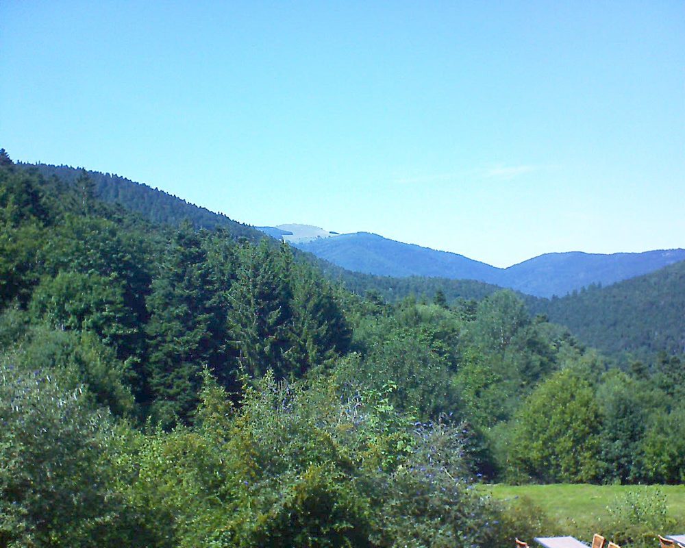 Le petit ballon vu depuis le Domaine Langmatt à Murbach le 22.08.2019 à 15:15 Le petit ballon (Alsace, Vosges) le 22.08.2019 à 15:15