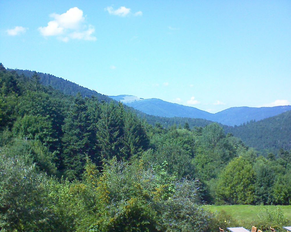 Le petit ballon vu depuis le Domaine Langmatt à Murbach le 26.08.2019 à 15:15 Le petit ballon (Alsace, Vosges) le 26.08.2019 à 15:15