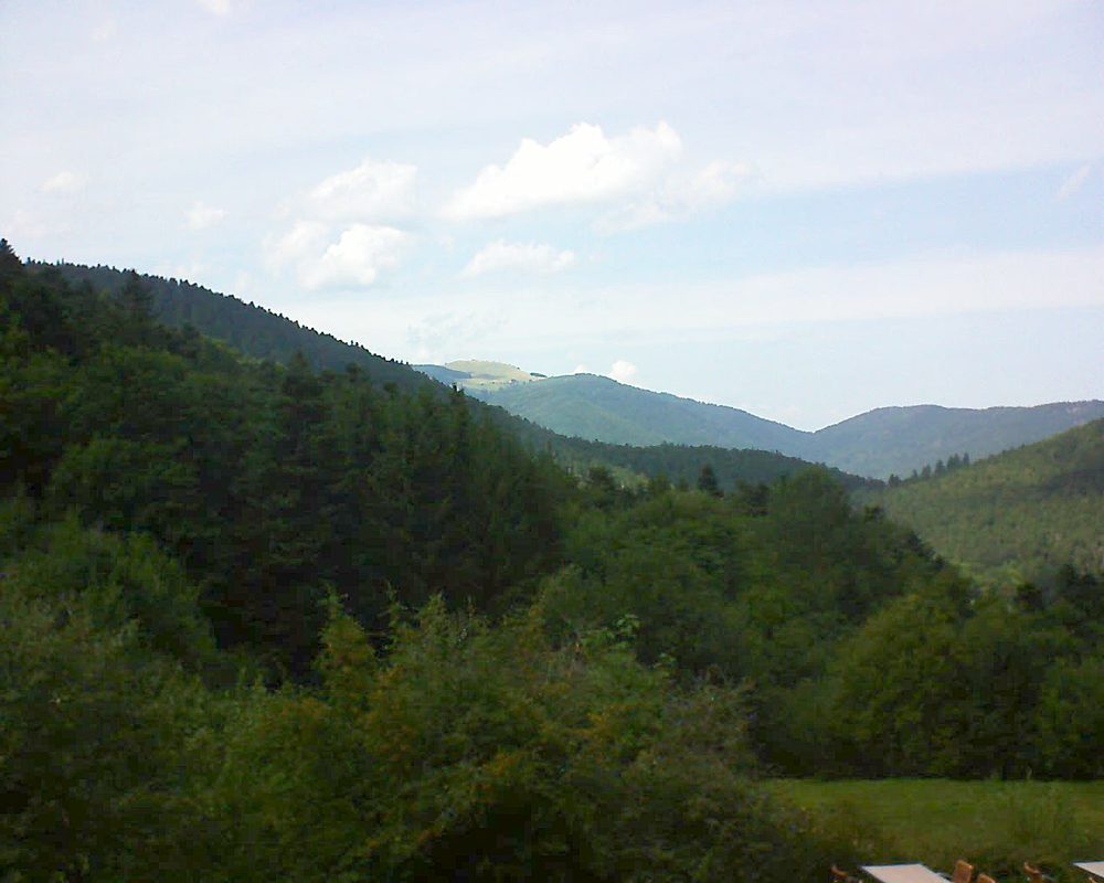 Le petit ballon vu depuis le Domaine Langmatt à Murbach le 27.08.2019 à 15:15 Le petit ballon (Alsace, Vosges) le 27.08.2019 à 15:15