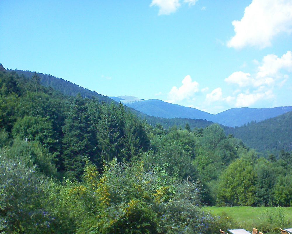 Le petit ballon vu depuis le Domaine Langmatt à Murbach le 31.08.2019 à 15:15 Le petit ballon (Alsace, Vosges) le 31.08.2019 à 15:15