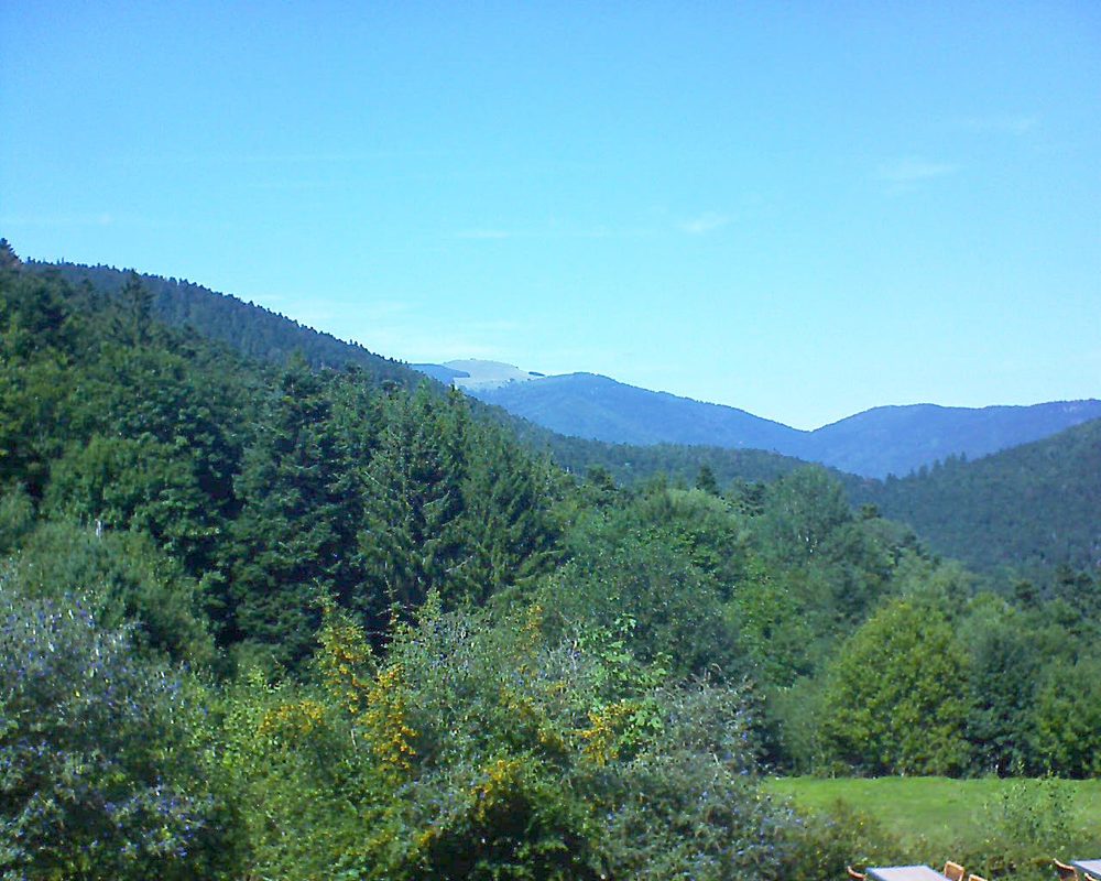 Le petit ballon vu depuis le Domaine Langmatt à Murbach le 03.09.2019 à 14:30 Le petit ballon (Alsace, Vosges) le 03.09.2019 à 14:30