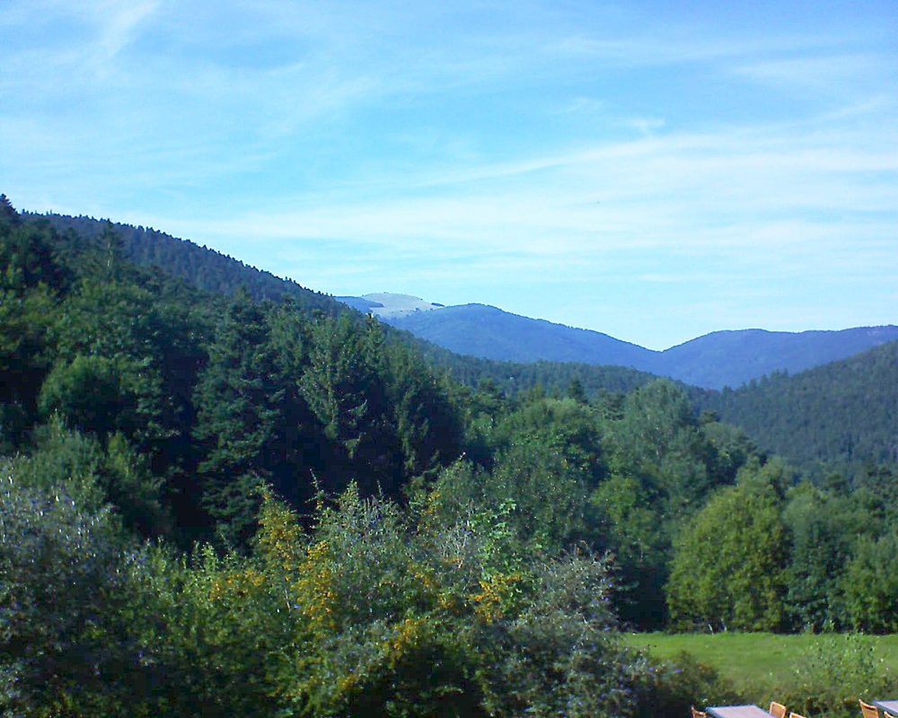 Le petit ballon vu depuis le Domaine Langmatt à Murbach le 03.09.2019 à 16:15 Le petit ballon (Alsace, Vosges) le 03.09.2019 à 16:15