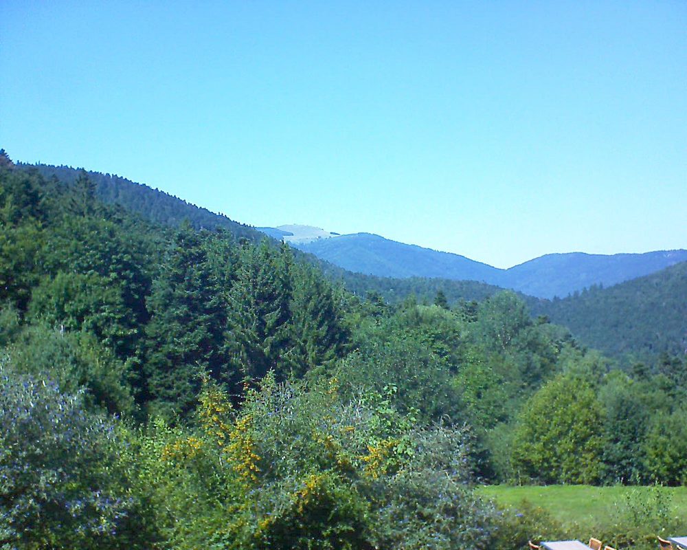 Le petit ballon vu depuis le Domaine Langmatt à Murbach le 04.09.2019 à 14:45 Le petit ballon (Alsace, Vosges) le 04.09.2019 à 14:45