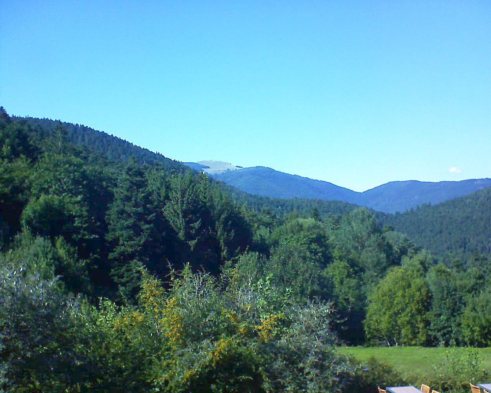 Le petit ballon vu depuis le Domaine Langmatt à Murbach le 04.09.2019 à 16:15 Le petit ballon (Alsace, Vosges) le 04.09.2019 à 16:15