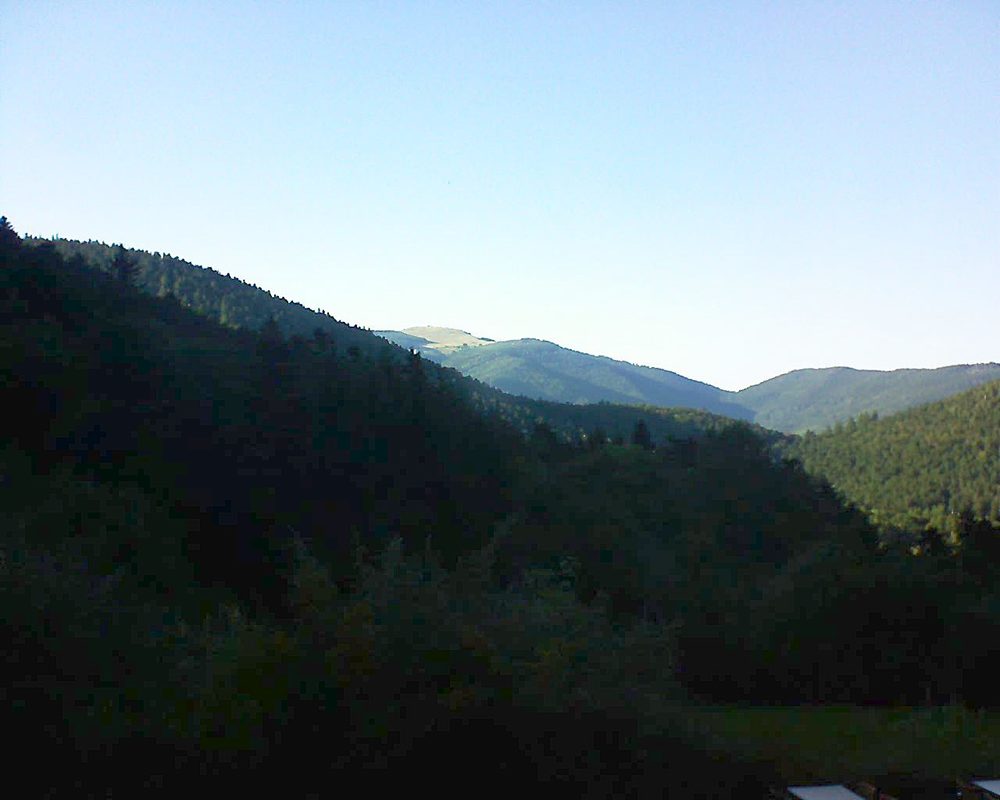 Le petit ballon vu depuis le Domaine Langmatt à Murbach le 04.09.2019 à 18:15 Le petit ballon (Alsace, Vosges) le 04.09.2019 à 18:15