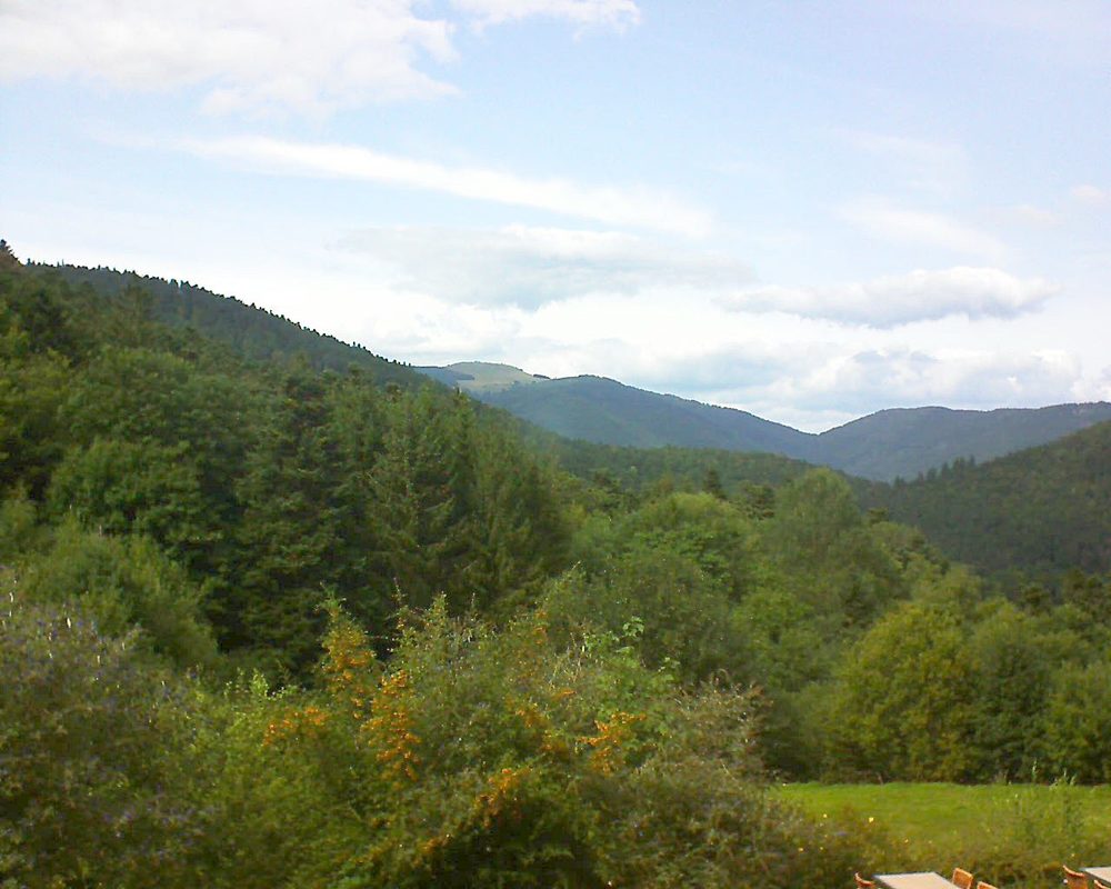 Le petit ballon vu depuis le Domaine Langmatt à Murbach le 06.09.2019 à 15:15 Le petit ballon (Alsace, Vosges) le 06.09.2019 à 15:15