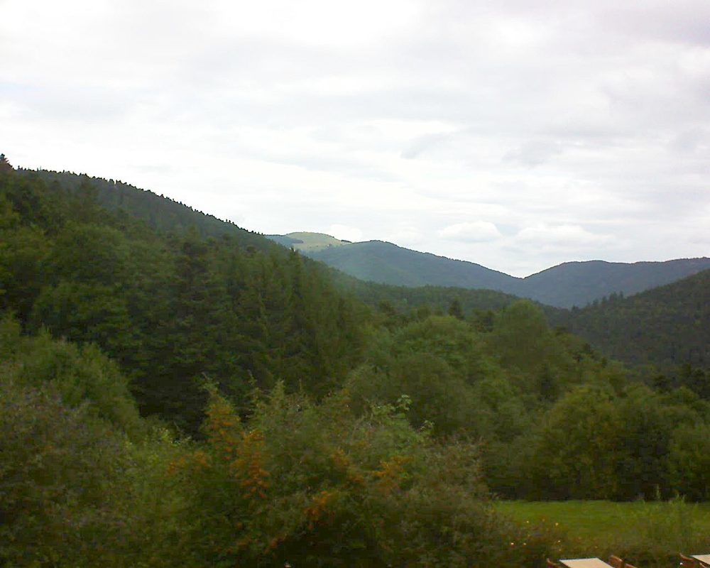 Le petit ballon vu depuis le Domaine Langmatt à Murbach le 07.09.2019 à 12:15 Le petit ballon (Alsace, Vosges) le 07.09.2019 à 12:15