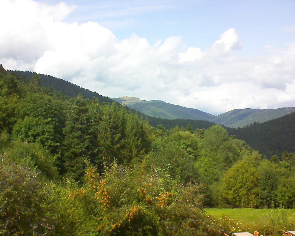 Le petit ballon vu depuis le Domaine Langmatt à Murbach le 09.09.2019 à 15:00 Le petit ballon (Alsace, Vosges) le 09.09.2019 à 15:00
