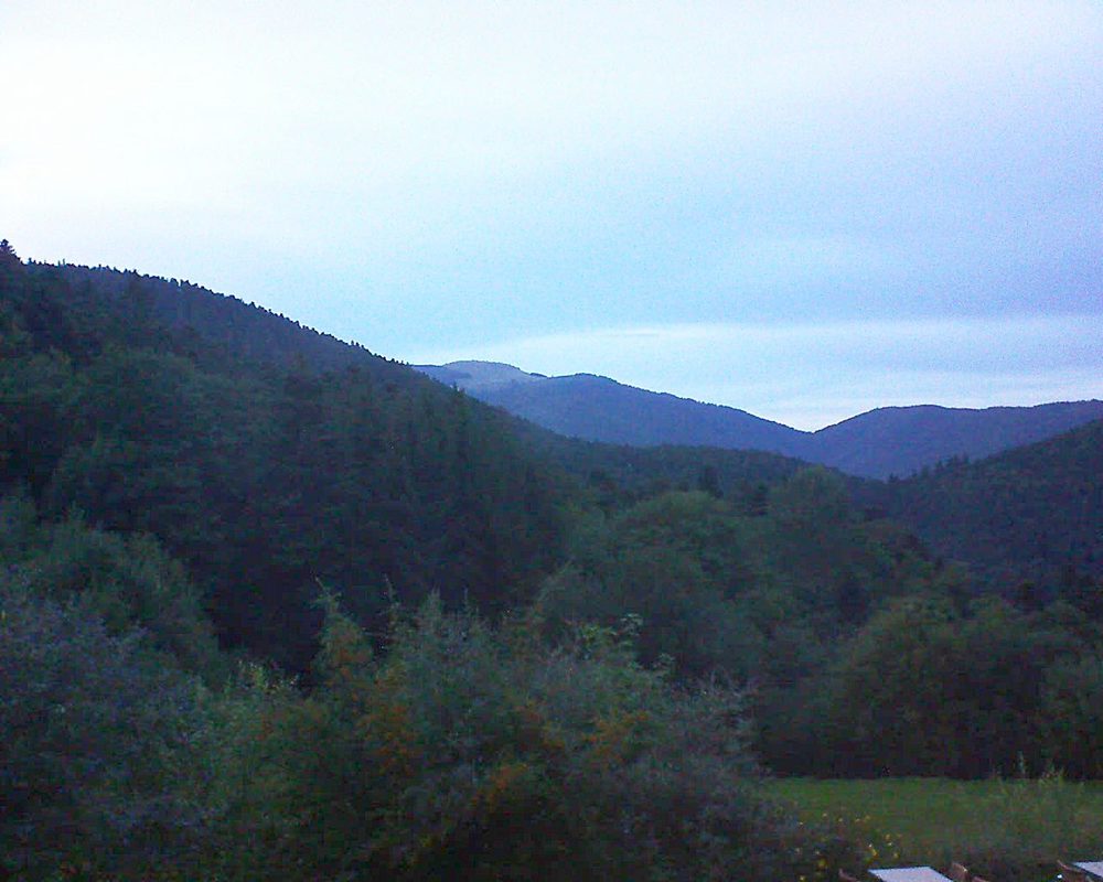 Le petit ballon vu depuis le Domaine Langmatt à Murbach le 09.09.2019 à 20:00 Le petit ballon (Alsace, Vosges) le 09.09.2019 à 20:00