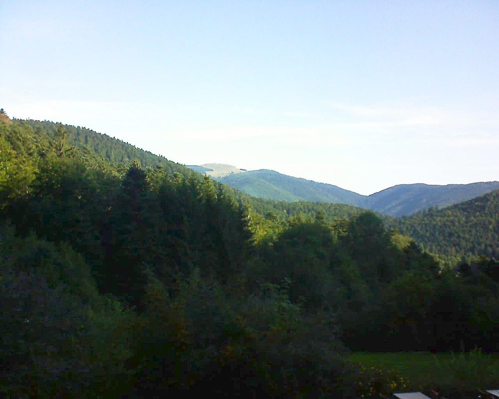 Le petit ballon vu depuis le Domaine Langmatt à Murbach le 10.09.2019 à 09:15 Le petit ballon (Alsace, Vosges) le 10.09.2019 à 09:15