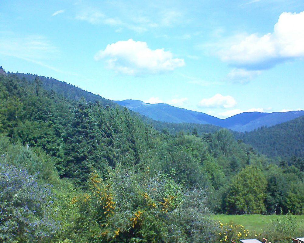 Le petit ballon vu depuis le Domaine Langmatt à Murbach le 10.09.2019 à 12:15 Le petit ballon (Alsace, Vosges) le 10.09.2019 à 12:15